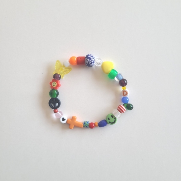 Y2K Cross Beaded Bracelet - Picture 1 of 6